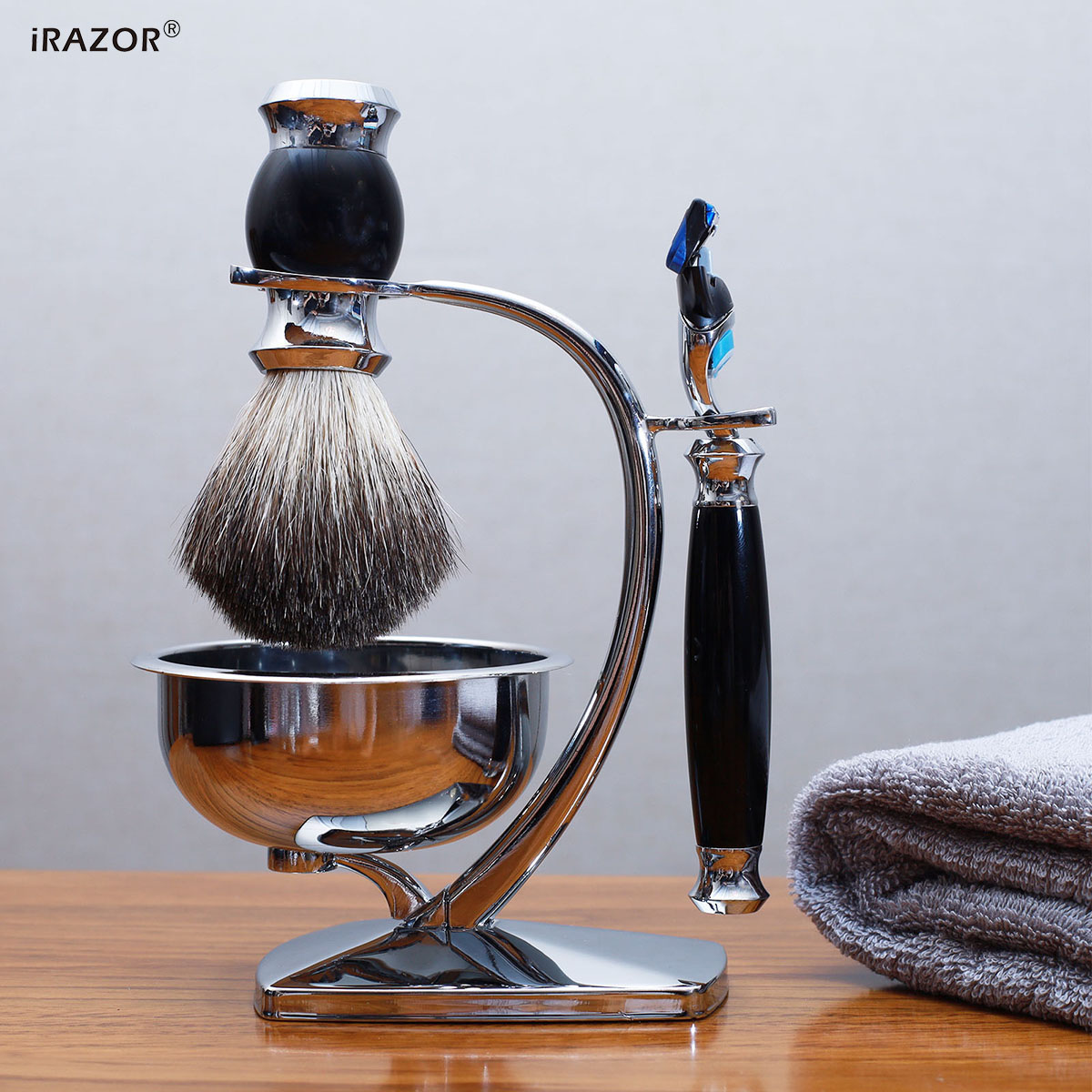 Mens Grooming Kit Gift Set - iRAZOR Classic ชุดโกนหนวดแบบเปียก 4-in-1 สำหรับผู้ชาย พร้อมใบมีด
